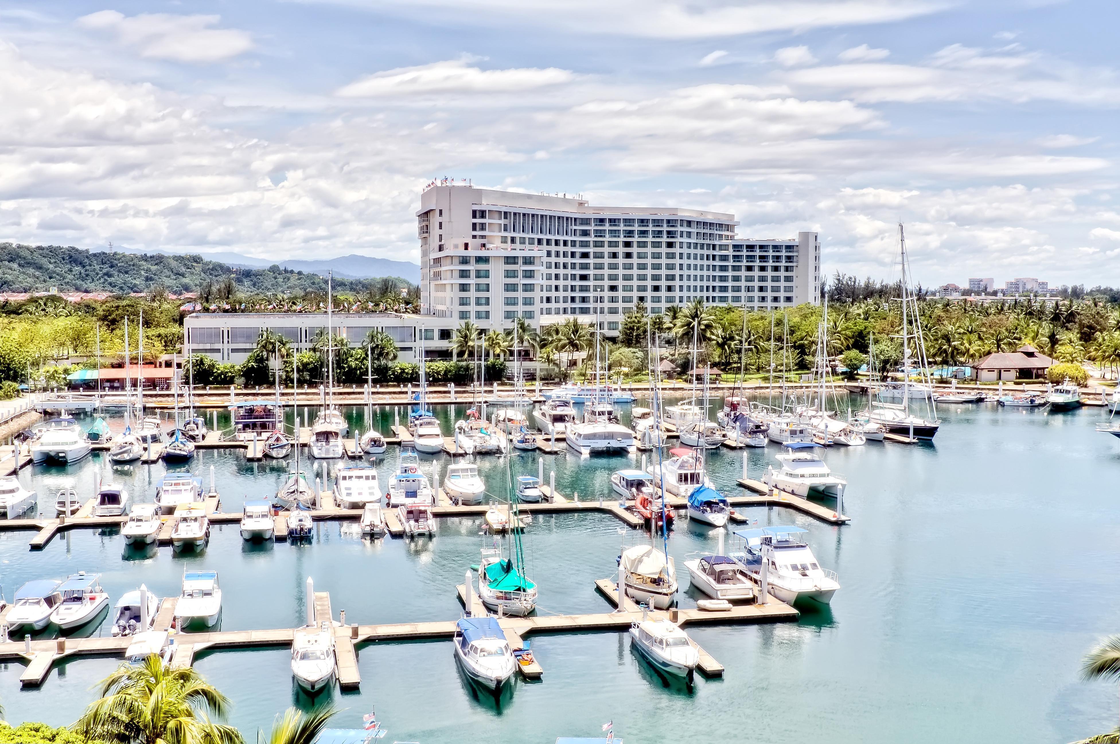 太平洋丝绸酒店 亞庇 外观 照片 The Cairns Marina