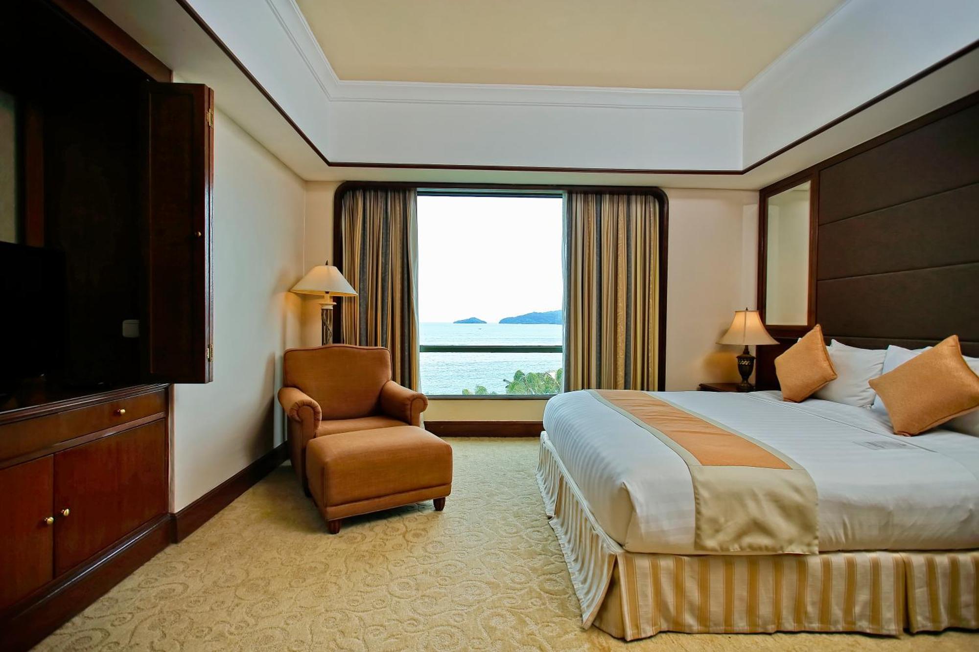 太平洋丝绸酒店 亞庇 外观 照片 A room at the hotel