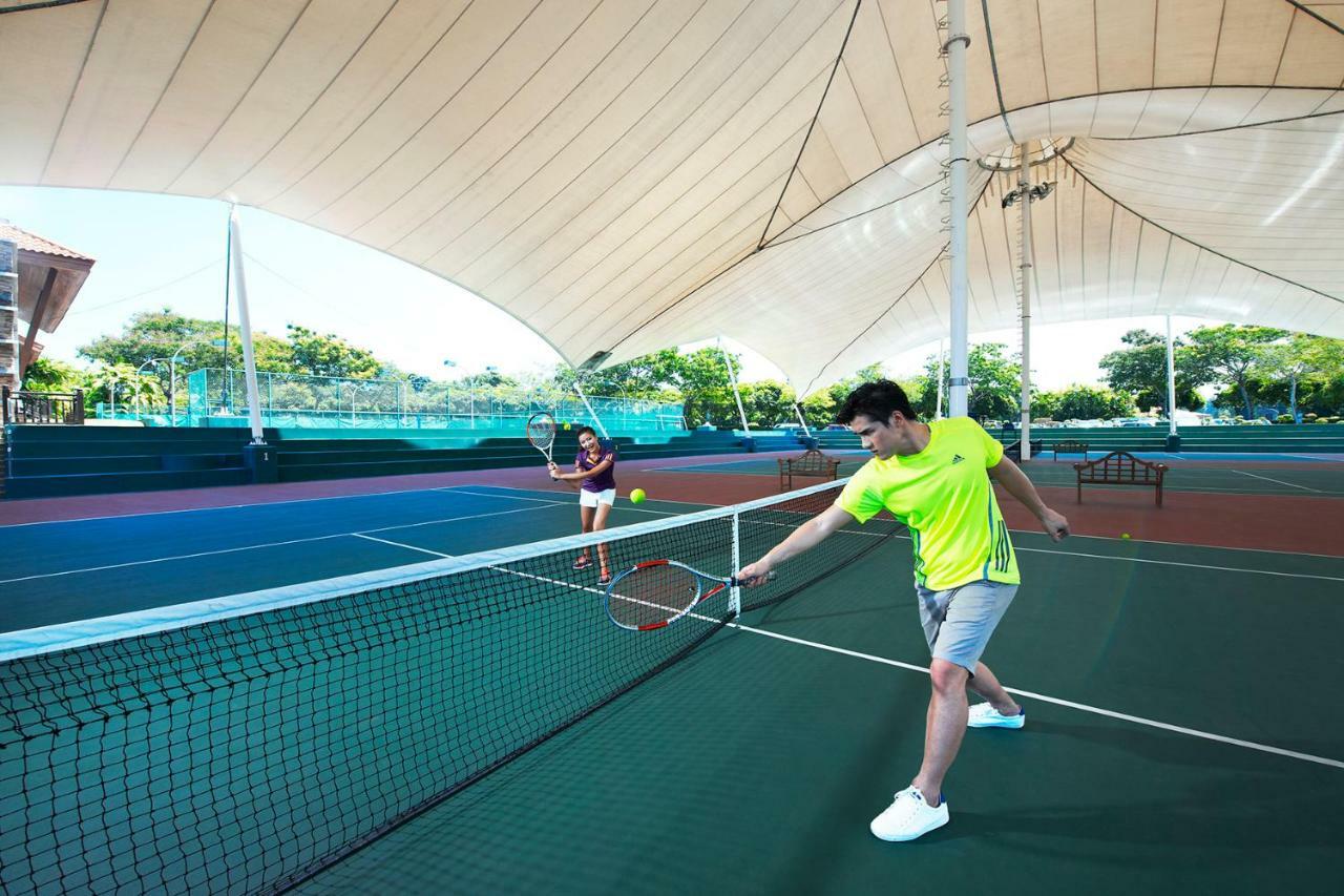 太平洋丝绸酒店 亞庇 外观 照片 Tennis at the IMG Academy